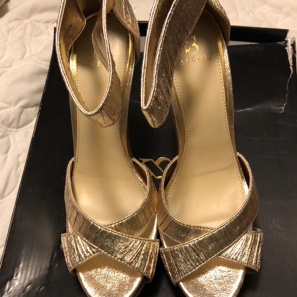 Gold platform Shoe Dazzle shoe - Picture 1 of 3